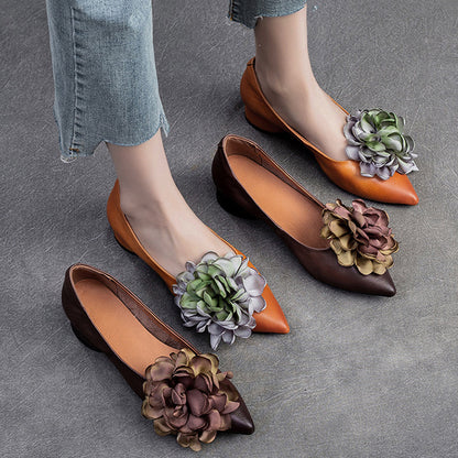 Elegant Pointed Toe Flower Accents Shoes