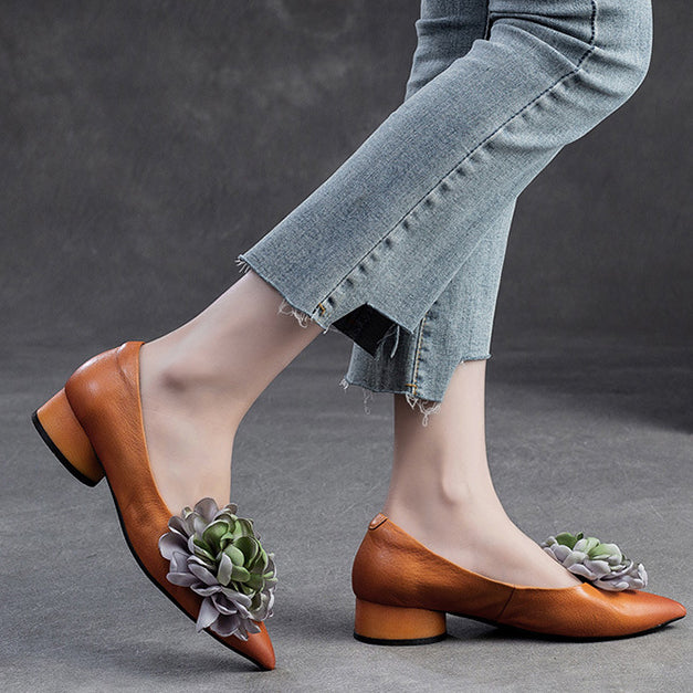 Elegant Pointed Toe Flower Accents Shoes